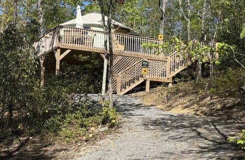 Walland House | Charming Mountain Yurt in Walland w/Full Bathroom, W&D, Hot Tub, Privacy!