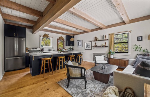 Mendocino Cottage | Charming Pet-Friendly Cottage in Beautiful Coastal Mendocino with Wi-Fi