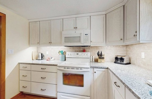 Jackson Condo | Charming Resort Condo w/Amazing Views, Fast WiFi & Perfect Location