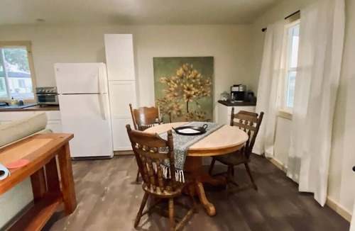 Klamath Falls Cabin | Charming Studio Cottage on 52 - acre farm!