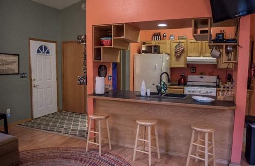 Homer House | Charming Three Bedroom Home on a Quiet Street in Town: Pioneer Inn Guesthouse