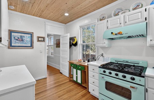 Marshall House | Charming Virginia Horse Country Retreat