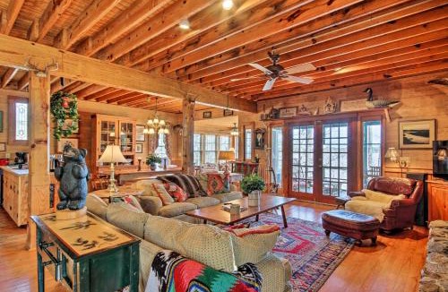 Ridgeway House | Charming Waterfront Ridgeway Cabin w/Dock!