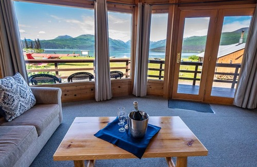 Chelatna Lake Cabin | Chelatna Lake Lodge: Fly-Fishing Experience