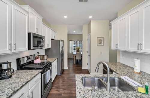 Chapin House | Cherry Meadow 5BR Escape | Outdoor Fireplace