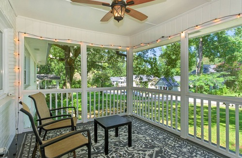 Belvedere Park House | Chic & Cozy 3-bedroom home in Decatur ~ WFM Desk space ~ Firepit ~ Screen Porch
