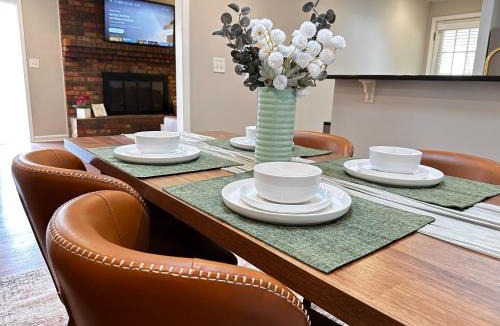 Atlanta House | Chic Digs! Minutes to The Battery, Vinings & Benz - World Cup HQ