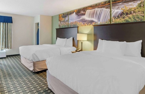 Jasper Hotel | Clarion Pointe Jasper