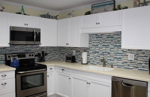 Shipyard Plantation Villa | Coastal Beachwalk villa/beach locker/pool/8 min walk to beach in Shipyard