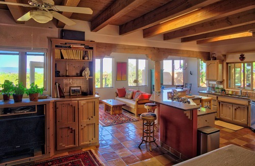 Eldorado at Santa Fe House | COMFORT AND VIEWS IN BEAUTIFUL SANTA FE with a cat