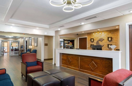 Warner Robins Hotel | Comfort Inn & Suites - near Robins Air Force Base Main Gate