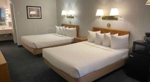 Commack Hotel | Commack Inn