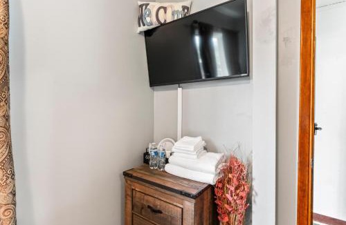 Airport Heights Community Council House | Compact But Cozy Too