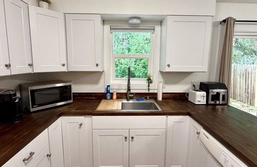 Northeast Anchorage House | Completely Remodeled 3-bedroom, 1 bath house, base of Chugach Mtns in Anchorage!