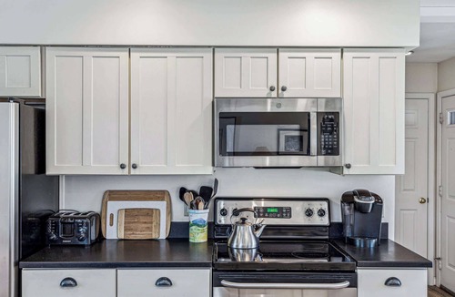 West Hartford Condo | Condo with Fireplace, Lakeland Village, Pet-Friendly