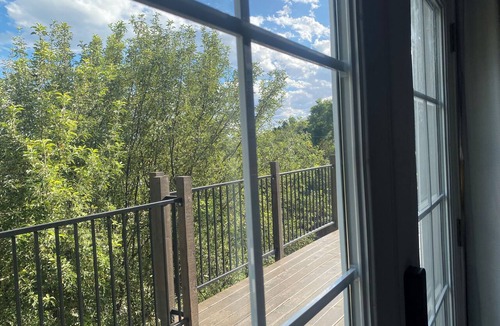 Holladay Apartment | Convenient and private studio with relaxing deck