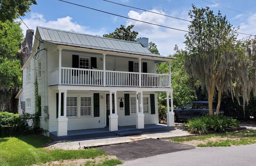 Historic District House | Convenient to Downtown And Parris Island