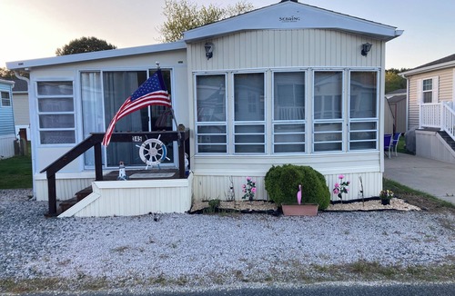 Ocean Pines Cottage | cottage, community pool, playground, boating, crabbing kayaking and fishing!