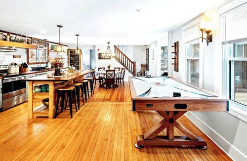 Colrain House | Couples 2 Bedroom Retreat-Close to Shelburne Falls