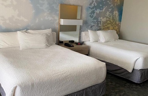 Raynham Hotel | Courtyard Boston Raynham