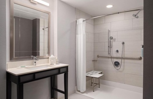 Coolidge Corner South Side Hotel | Courtyard by Marriott Boston Brookline