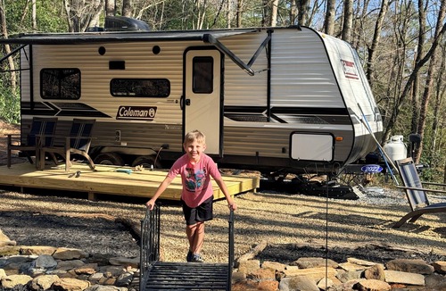 Whittier House | Cozy 1-bedroom Camper RV in amazing Whittier with Heat, AC and WiFi