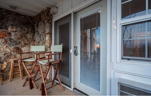 Lake Ozark Condo | Cozy 1-bedroom condo with WiFi, AC in peaceful Lake Ozark. Prime location on 4MM
