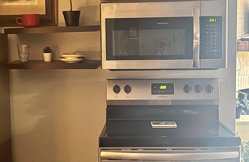 Worcester Apartment | Cozy 1BR waterfront apartment with a 1st floor feel in Worcester, MA.