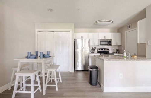 Astrodome Apartment | Cozy 1BR with 2 Beds @5 min walk to NRG & near TMC