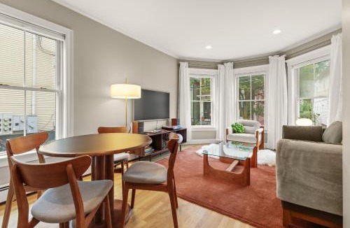 The Port Apartment | Cozy 2 Bed Apt