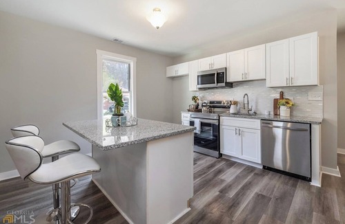 Jefferson Park House | Cozy 2-bedroom bungalow in cozy East Point GA 15 mins from downtown Atlanta