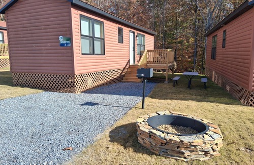 Kings Mountain Cabin | Cozy 2-Bedroom Cabin Near the New Two Kings Casino