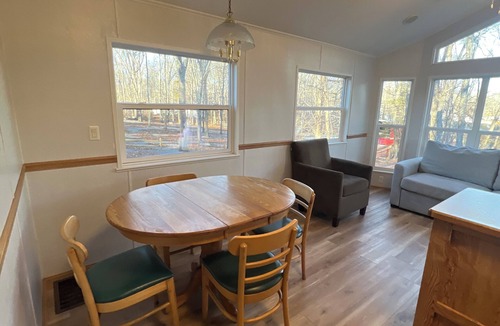Preston House | Cozy 2-bedroom Park Model / AC - within Strawberry Park Resort Campground