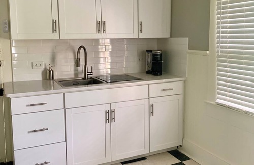 Kyle Cottage | Cozy 2 BR Cottage with Inviting Sunroom, Spacious Yard and Ultimate Comfort