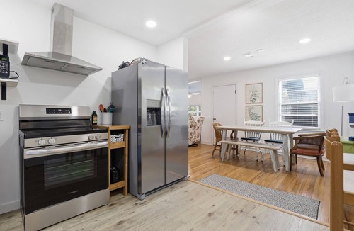 Beaufort House | Cozy 3 bedroom house situated close to several local attractions in Beaufort, SC