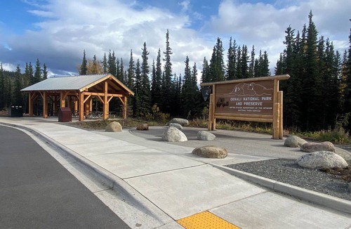 McKinley Park House | Cozy 30 Foot Travel Trailer Minutes from Denali Park Entrance with AC
