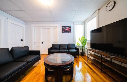Worcester Apartment | Cozy 3BR Worcester 1st-floor Apt, Pet-Friendly, Near Clark University, Free Parking 4-1