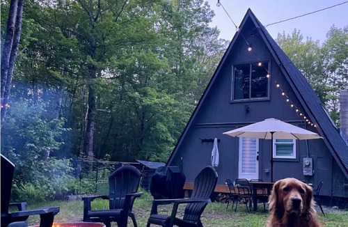 Perkinsville House | Cozy a-frame with loft, new kitchen and mins to hiking