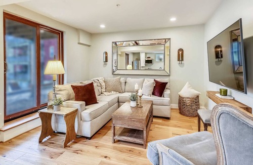 Egleston Square Condo | Cozy Boston Condo | Near T