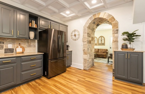 Rock Hill House | Cozy Caramel 2 Bd/2 Bth Bottom Floor Unit Sleeps 6