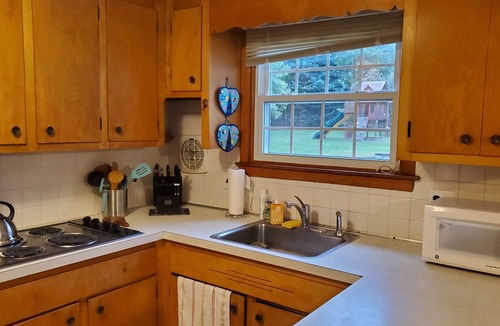 Hathorne House | Cozy, convenient Danvers home - close to Salem, MA, Beverly, MA and Boston!