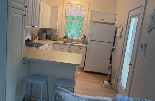 Summer Village Cottage | Cozy Cottage @ Summer Village w/access to pond, pools, restaurant & activities!