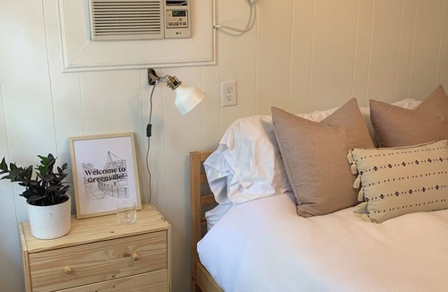 Greenville Cottage | Cozy cottage walkable to Downtown Greenville!