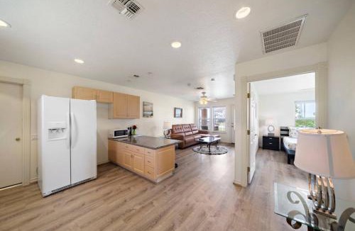 Galveston House | Cozy guest cottage, Close to the Beach