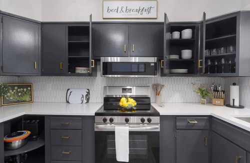 Lee's Summit House | Cozy Home King Beds, Fenced Yard | Sleeps 6