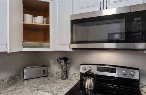 Blue Springs House | Cozy home Sleeps 9 3King Beds 15 mins to Arrowhead