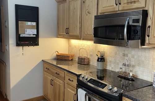 Newbury Cottage | Cozy lake house on gorgeous Lake Sunapee and 3.5 miles from Mt. Sunapee