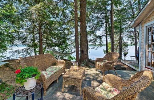 Madison House | Cozy Lakefront Madison Cabin w/Dock & Kayaks