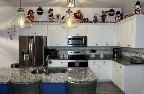Langley House | Cozy masters week home
