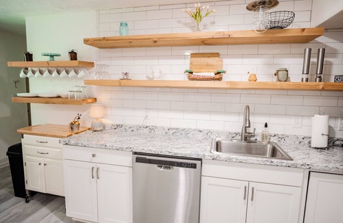 Hendersonville Apartment | 🌲Cozy Mountain Escape with Wildlife Views and Birdsong